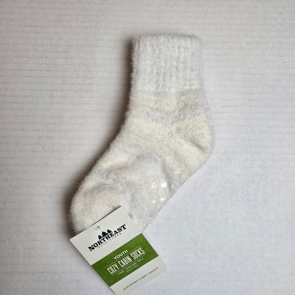 Northeast Outfitters Cozy Cabin Socks Youth Size 10K-4 Aloe Infused Grippy Cream